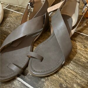 Wonderly‎ Gray Women's Sandals
